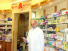 Apotheker, (In Gedenken an den Gründer der U-Bahn Apotheke.) Herr Bernhard Beuss-Amann